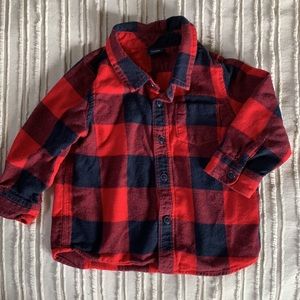 Gap 12-18 month button-up Buffalo plaid dress shirt. Cute for fall photos!